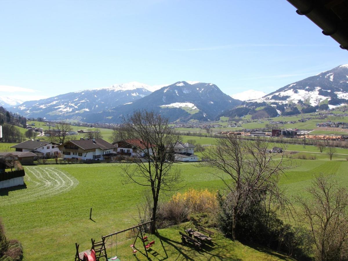 Apartment In Hart Im Zillertal With Garden Balcony Parking Fuegen Exterior photo